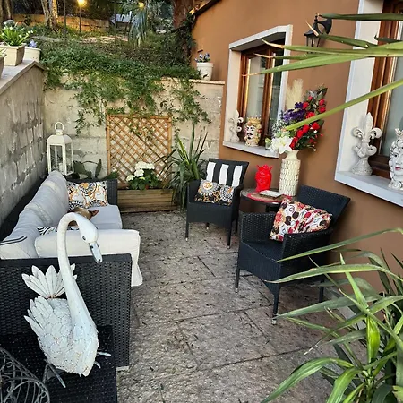 Bed & Breakfast Residenza Ca' Degli Enzi 3*